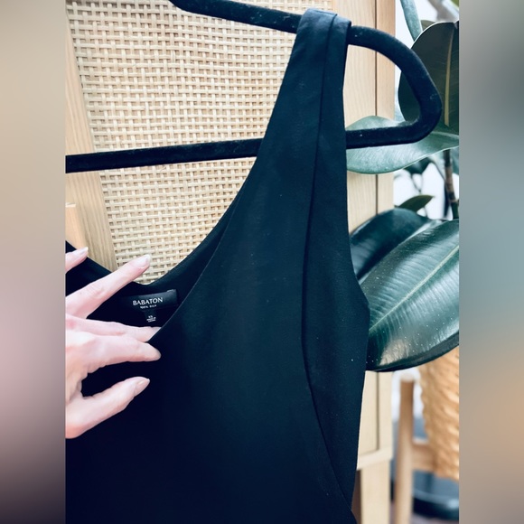 Babaton tailored sleeveless blouse - Picture 2 of 4